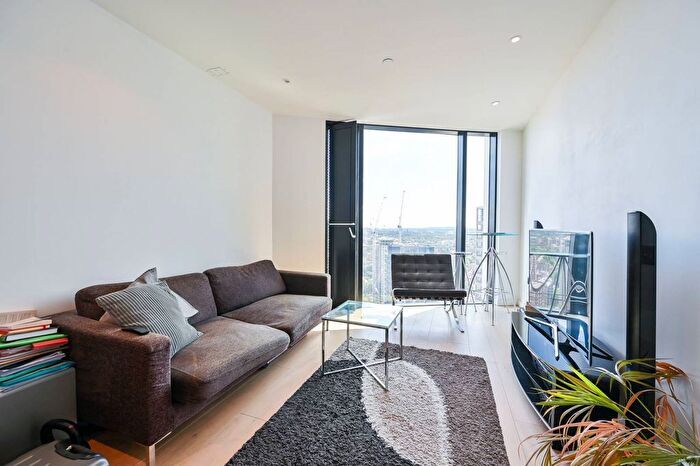 1 Bedroom Flat For Sale In Walworth Road, Elephant And Castle, London, SE1