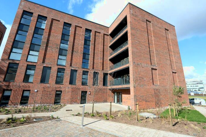 2 Bedroom Flat To Rent In Festival Court, Glasgow, G51