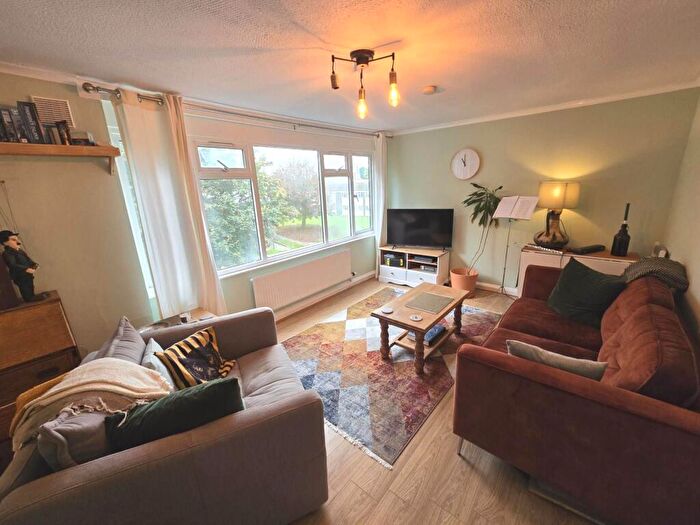 1 Bedroom Flat For Sale In Hudson Road, Canterbury, CT1