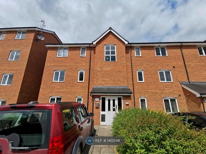 2 Bedroom Flat To Rent In Grangefield Court, Doncaster, DN4