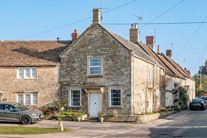 3 Bedroom Property For Sale In Harts Lane, Biddestone, SN14