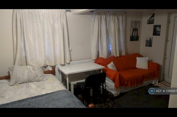 1 Bedroom Flat To Rent In Coundon, Coventry, CV1