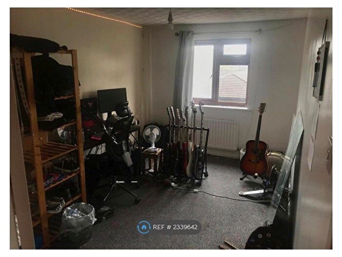 2 Bedroom Flat To Rent In Dorset Close, Bootle, L20
