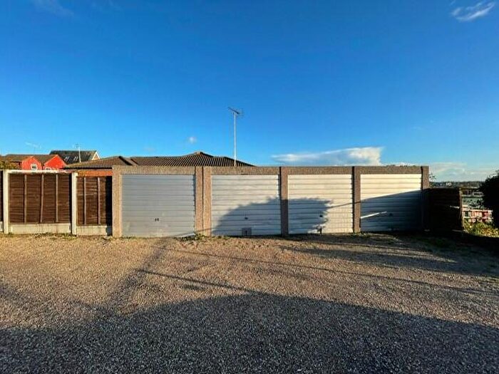 Garage / Parking To Rent In Bergholt Road, Colchester, CO4