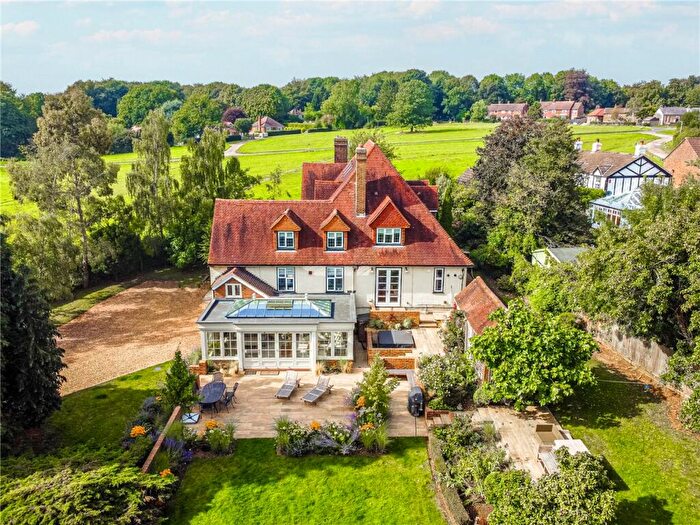 5 Bedroom Detached House For Sale In The Green, Whipsnade, Bedfordshire, LU6