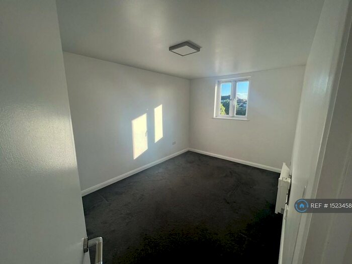 1 Bedroom Flat To Rent In London Road, Mitcham, CR4