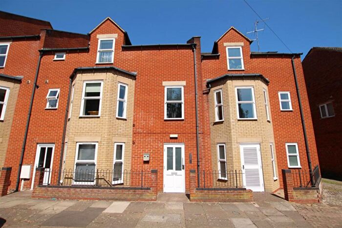 2 Bedroom Flat To Rent In Abington Grove, Abington, Northampton, NN1