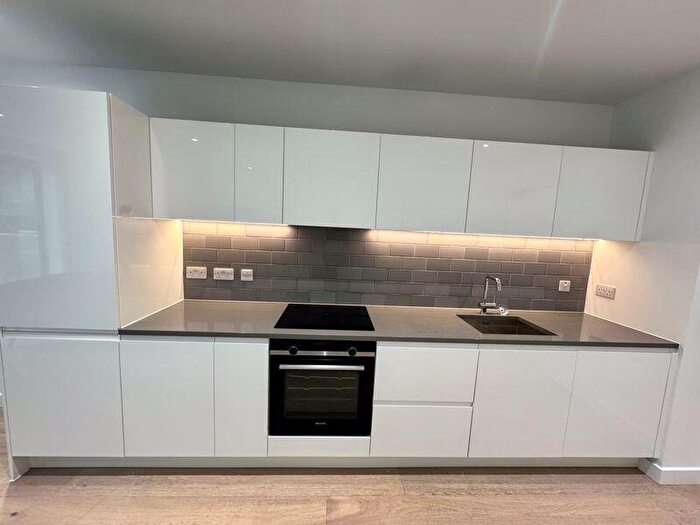 Flat To Rent In Caravel House, Rendal Way, Silvertown, E16