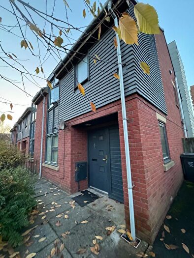 3 Bedroom Semi-Detached House To Rent In Anaconda Drive, Salford, M3