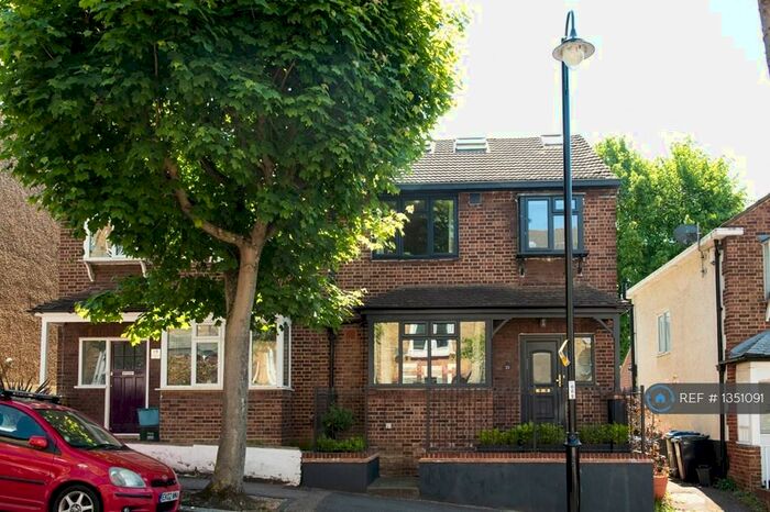 4 Bedroom Semi-Detached House To Rent In Rockmount Road, London, SE19