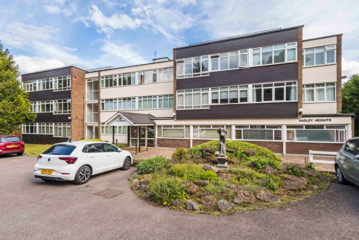 2 Bedroom Maisonette For Sale In Hadley Road, Barnet, EN5