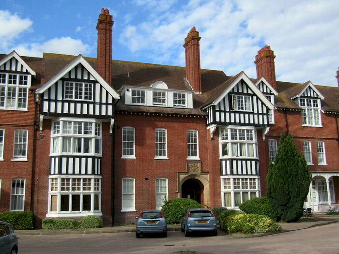 2 Bedroom Flat To Rent In Middlesex Court, Lyon Close, Clacton On Sea, Essex, CO15