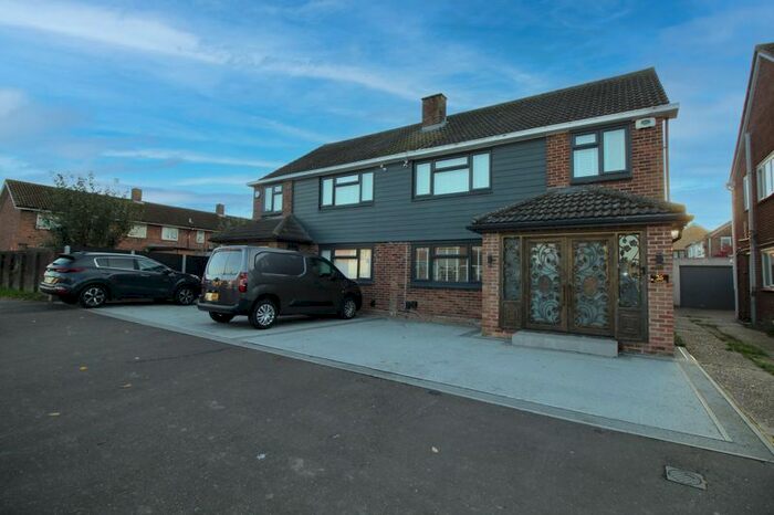 4 Bedroom Semi-Detached House To Rent In Hare Lane, Crawley, RH11