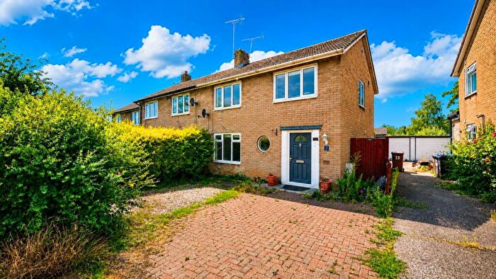 3 Bedroom End Of Terrace House For Sale In Middlefield, Welwyn Garden City, Herts, AL7