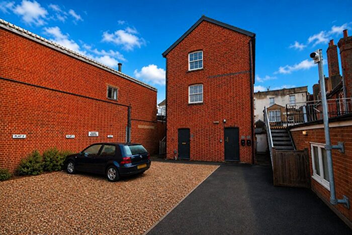 Apartment To Rent In Draymans Way, Alton, Hampshire, GU34