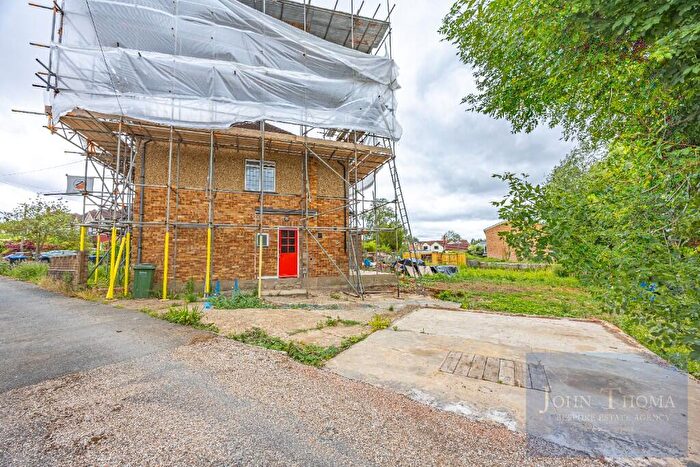 3 Bedroom Semi-Detached House For Sale In Whitehall Close, Chigwell, Essex, IG7