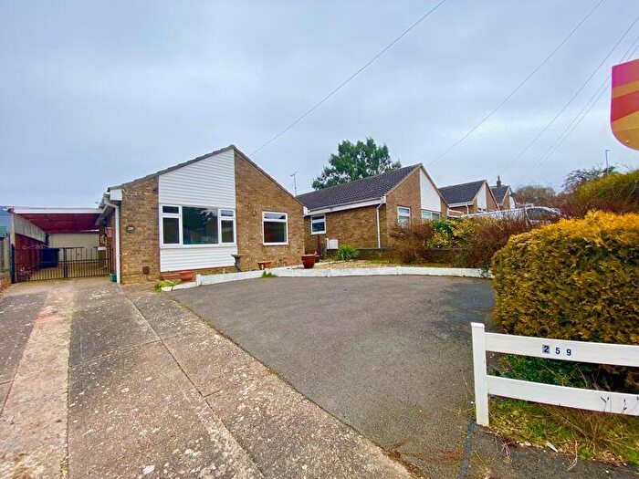 2 Bedroom Bungalow To Rent In Detached Bungalow - Harrowby Lane, NG31