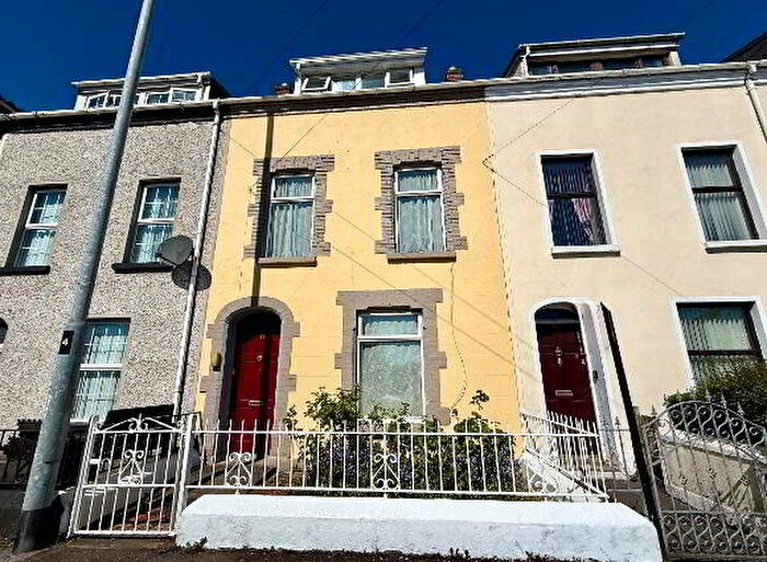 4 Bedroom Mid Terraced House For Sale In Marlborough Terrace, Derry, BT48