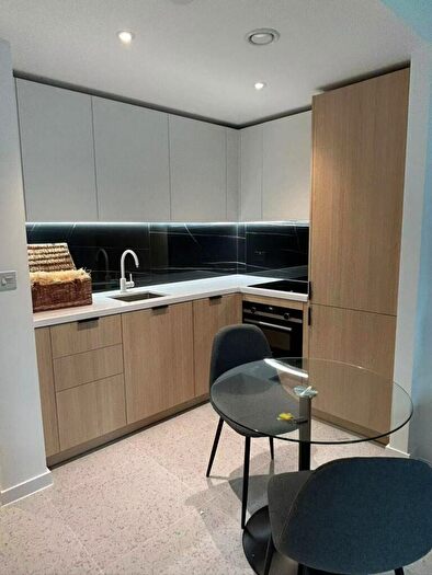 Flat To Rent In Bouchon Point, Cendal Crescent, E1