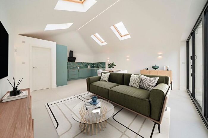 2 Bedroom Property For Sale In Mitcham Road, Tooting, SW17