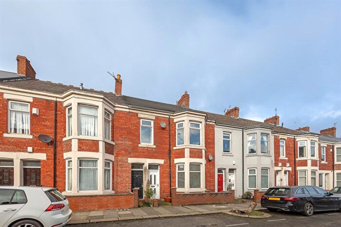 2 Bedroom Flat For Sale In King John Terrace, Heaton, Newcastle Upon Tyne, NE6