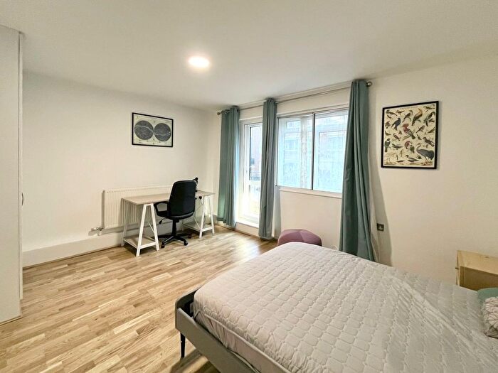 Studio To Rent In Polygon Road, London, NW1