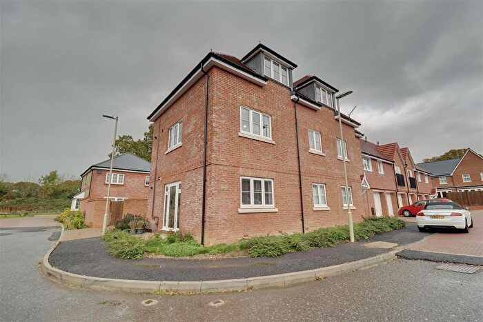 2 Bedroom Flat For Sale In Coddington Grove, PO8