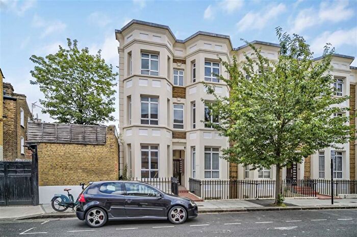1 Bedroom Flat For Sale In Curwen Road, Shepherds Bush, W12