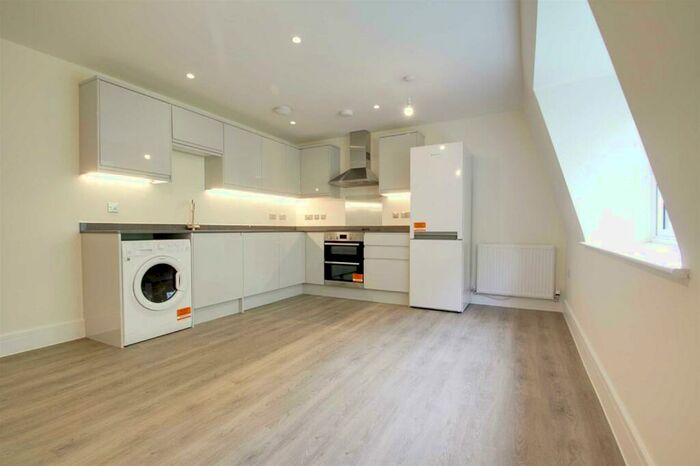 1 Bedroom Apartment To Rent In Arden Grove, Harpenden, AL5