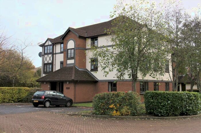 1 Bedroom Flat To Rent In Wordsworth Mead, Redhill, RH1
