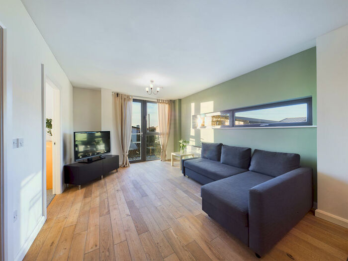 2 Bedroom Apartment To Rent In Radcliffe House, M11