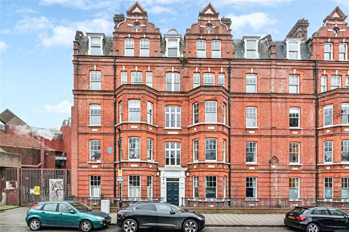 2 Bedroom Flat To Rent In Canterbury Crescent, London, SW9