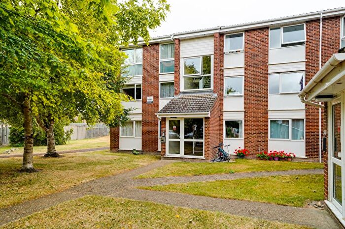 2 Bedroom Flat To Rent In Wordsworth Close, Royston, SG8