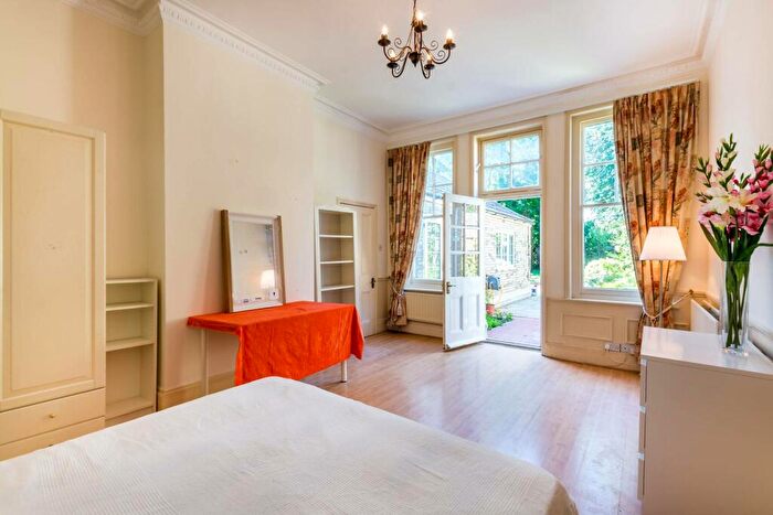 2 Bedroom Flat To Rent In Dartmouth Road, Willesden Green, London, NW2