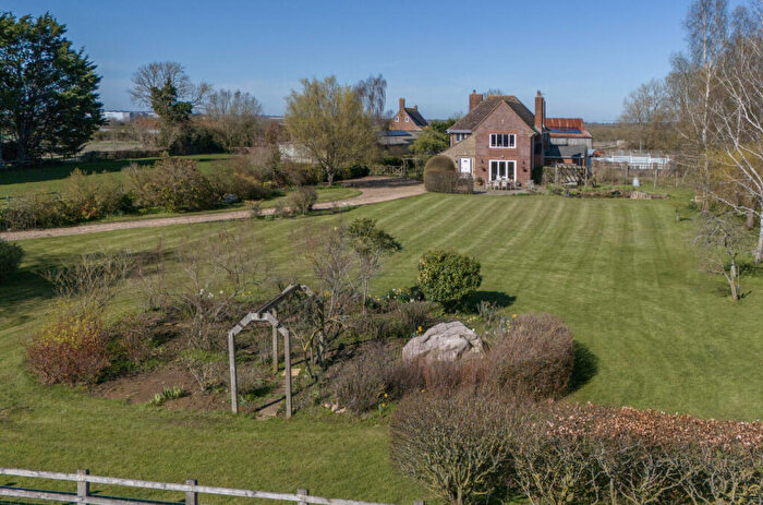 5 Bedroom Detached House For Sale In Horpit, Swindon, SN4