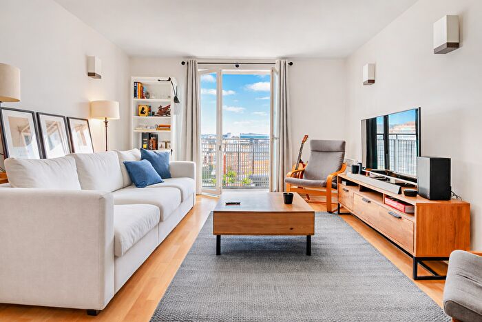 2 Bedroom Flat To Rent In Colefax Building, Plumbers Row, London, E1