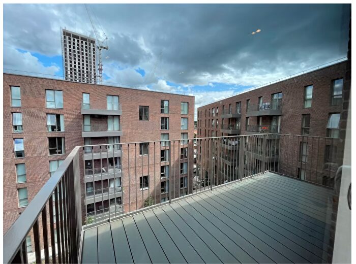 2 Bedroom Flat For Sale In Hurst Street, Birmingham, BA5