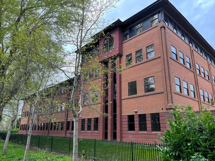 2 Bedroom Flat To Rent In Castle Street, Taunton, TA1