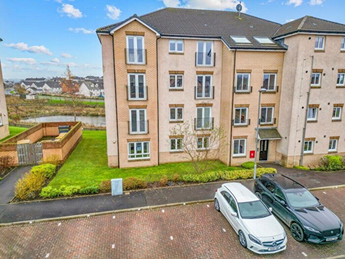 2 Bedroom Flat For Sale In Cambridge Crescent, Airdrie, ML6