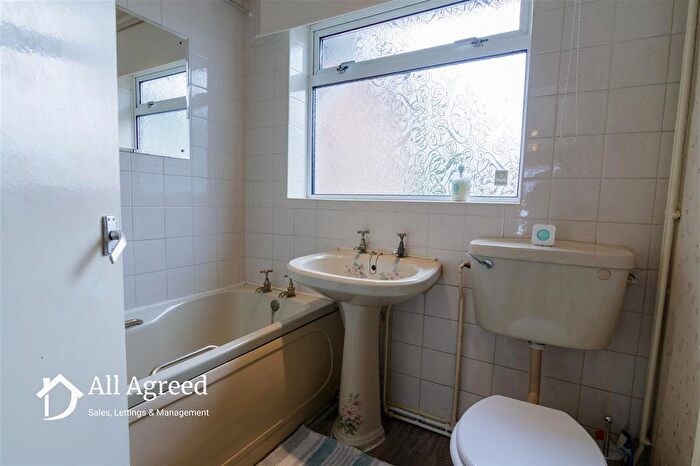 3 Bedroom Bungalow For Sale In Peak Avenue, Riddings, DE55
