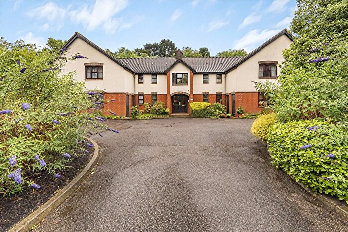 2 Bedroom Flat For Sale In Beaumont Place, Isleworth, TW7