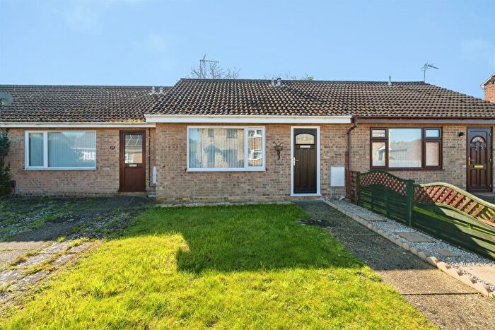 2 Bedroom Terraced Bungalow For Sale In Hunter Drive, Bradwell, Great Yarmouth, NR31