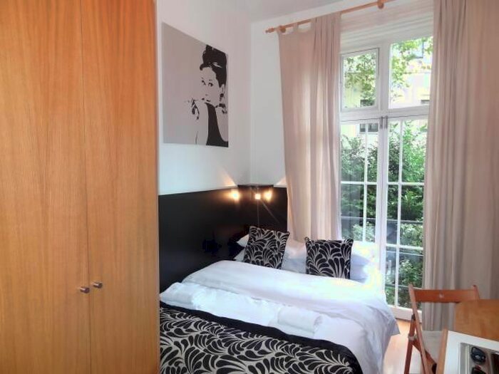 Studio To Rent In Cartwright Gardens, Bloomsbury, London, WC1H