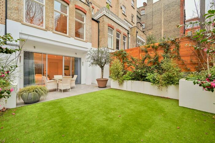 1 Bedroom Flat To Rent In Pont Street, Knightsbridge, London, SW1X