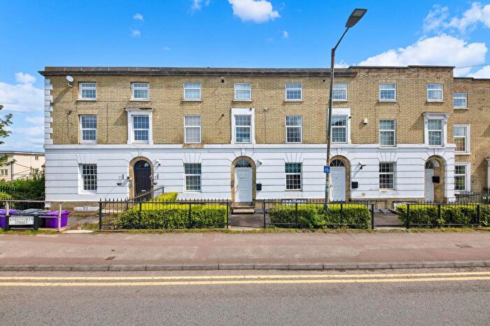 1 Bedroom Apartment For Sale In Kneesworth Street, Royston, SG8