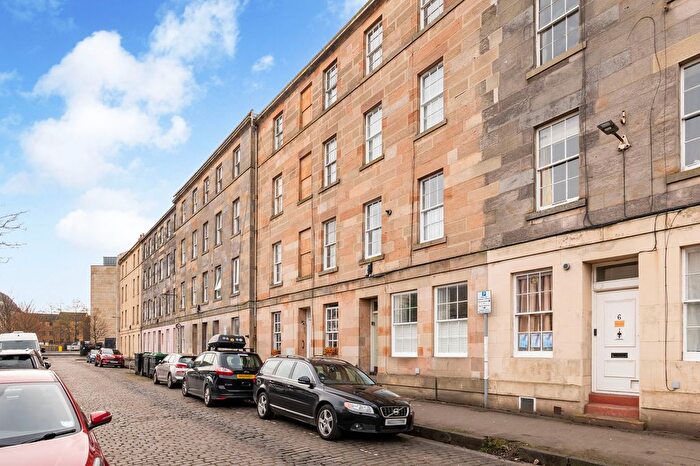 1 Bedroom Flat For Sale In Parkside Street, Edinburgh, EH8