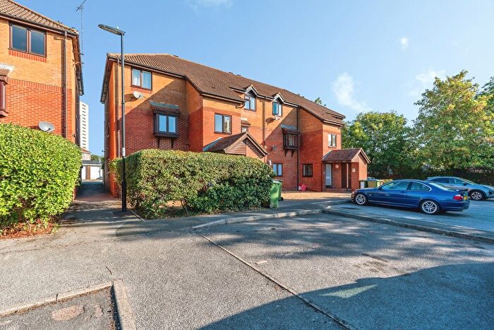 1 Bedroom Flat For Sale In Brunel Road, Redbridge, Southampton, SO15
