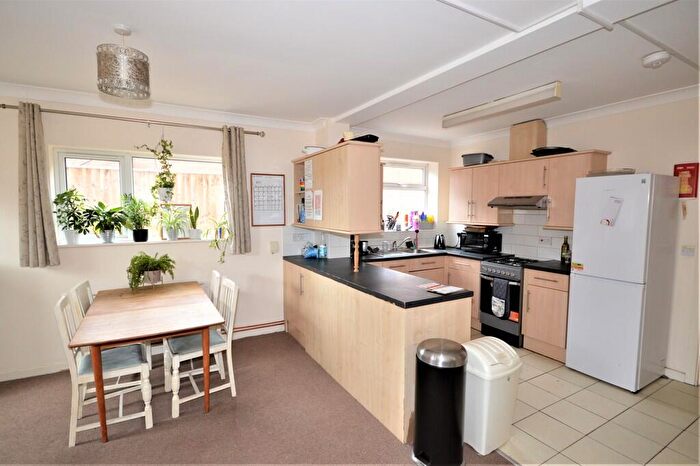 5 Bedroom Semi-Detached House To Rent In Wycliffe Road, Winton, BH9