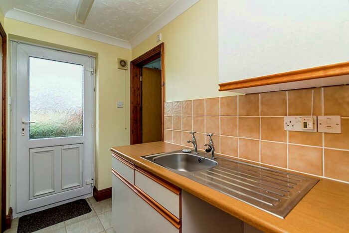 2 Bedroom Bungalow For Sale In Kells Way, Geldeston, Beccles, Norfolk, NR34