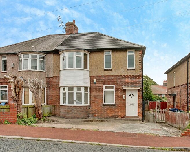 3 Bedroom Flat For Sale In Castleside Road, Newcastle Upon Tyne, Tyne And Wear, NE15